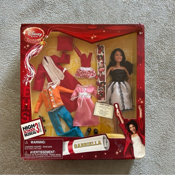 Disney High School Musical 3 Gabriella Doll Set - Red Pink Black